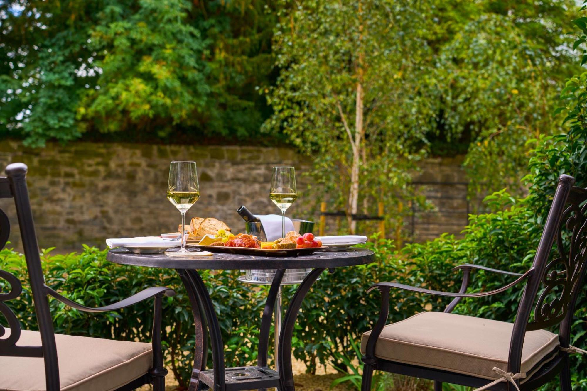 Carton House A Fairmont Managed Hotel Maynooth Exterior foto A patio set